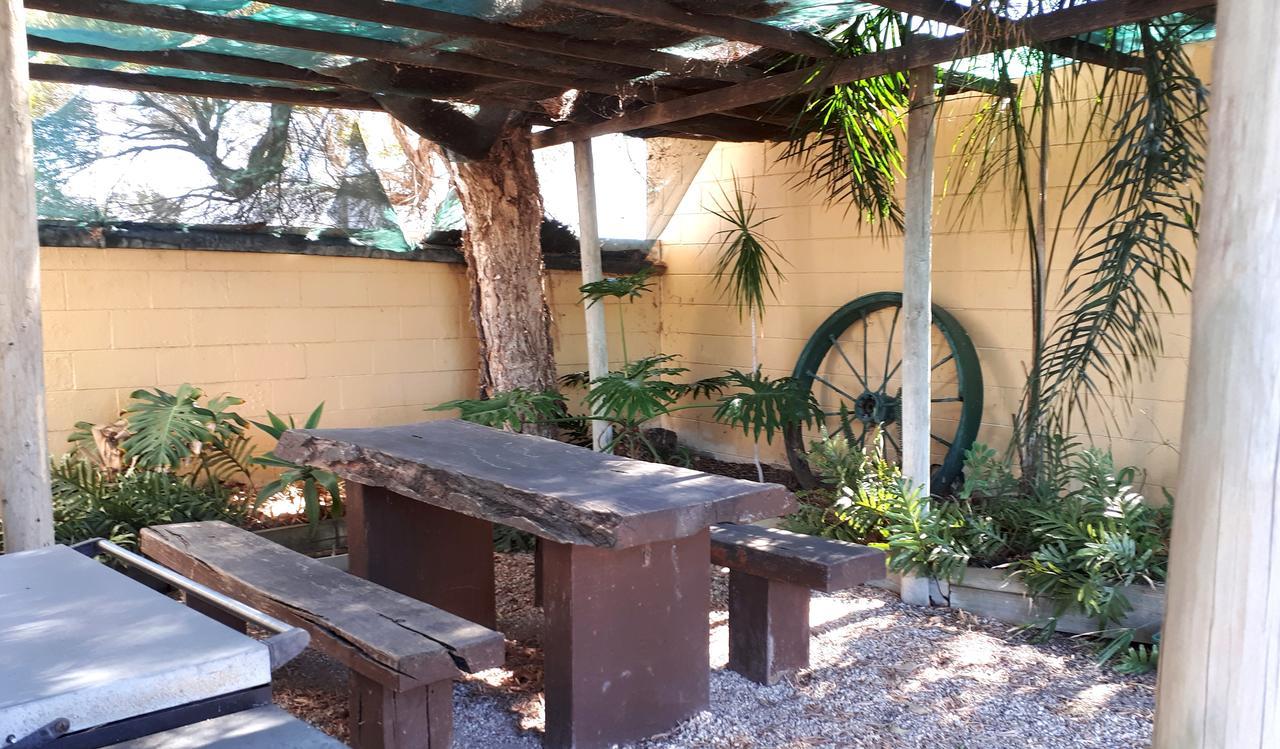 Bordertown Motel Bagian luar foto
